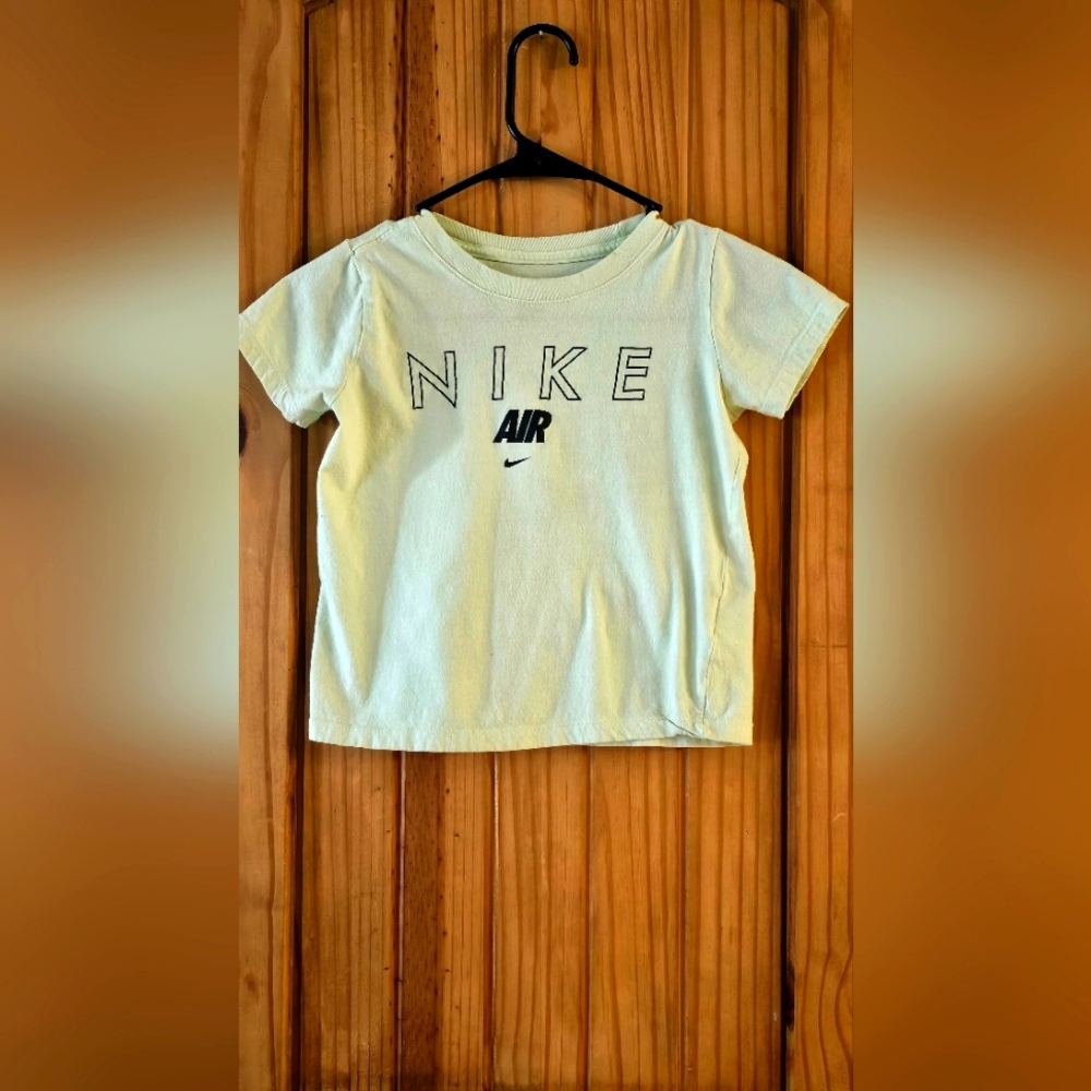 Girls Nike tshirt